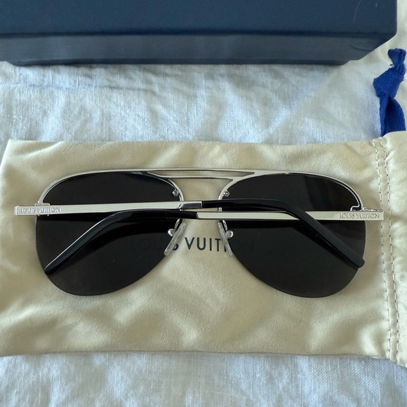 LOUIS VUITTON Rainbow Silveryone Metal Clockwise Monogram Sunglasses - Z1595W - Picture 2 of 9
